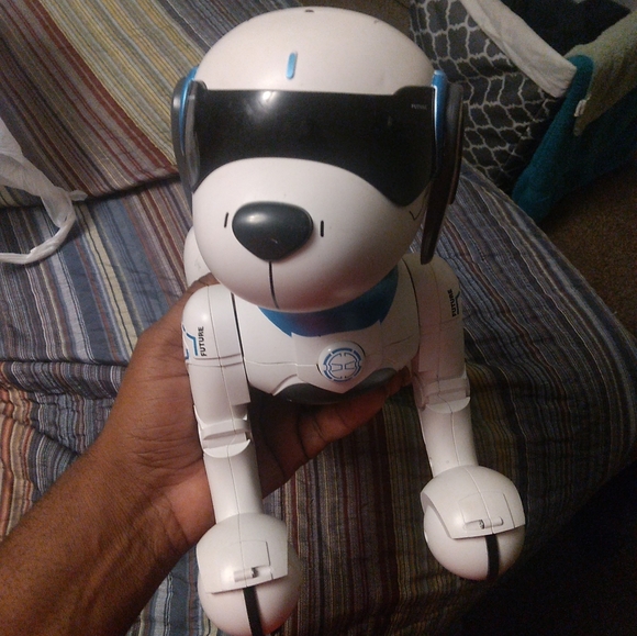 Robot Dog WowWee CHiP Watch Stand - Picture 1 of 7